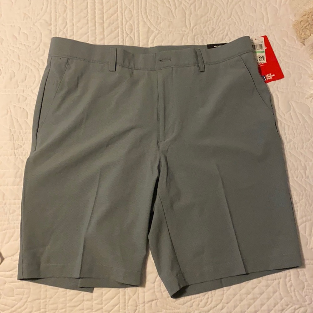 Men’s PGA Tour golf short size 34